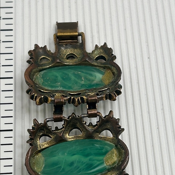 Vintage Green Lucite Stone Ornate Gold Bracelet Selro? - Picture 12 of 14